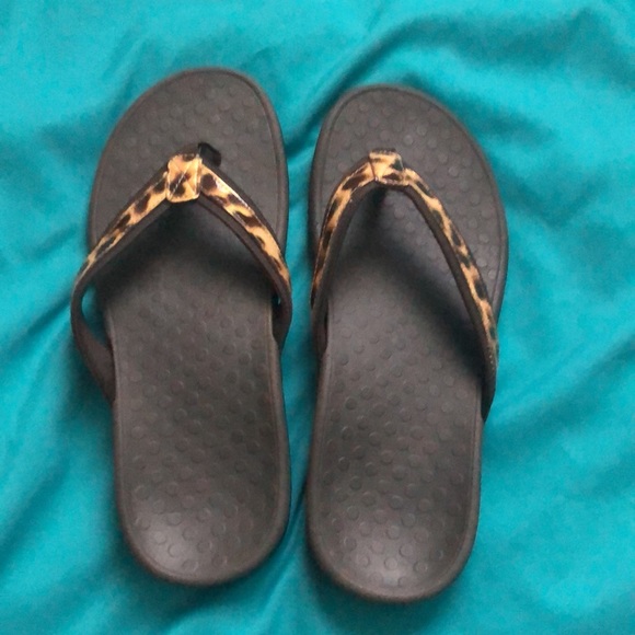 Vionic Flip Flops - Picture 6 of 9